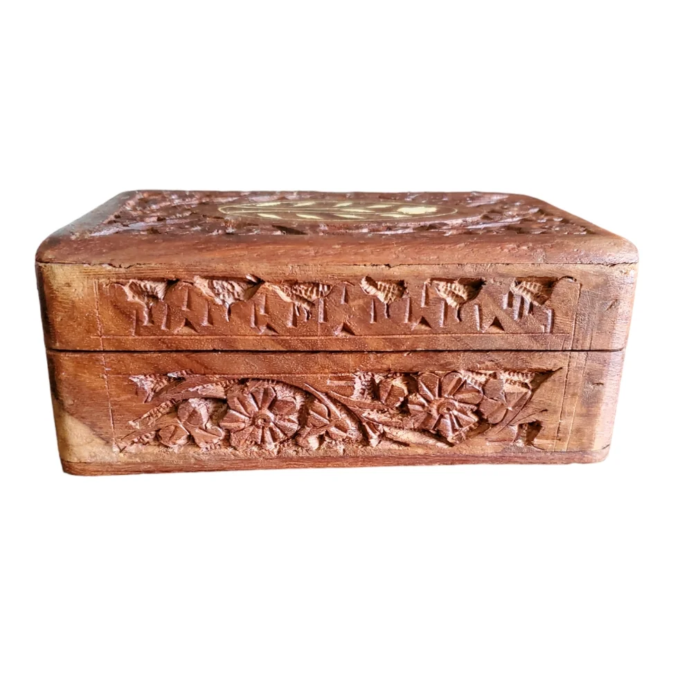 Hand carved wooden trinket/jewelry box with inlay, India, Vintage ~ Pre-Owned